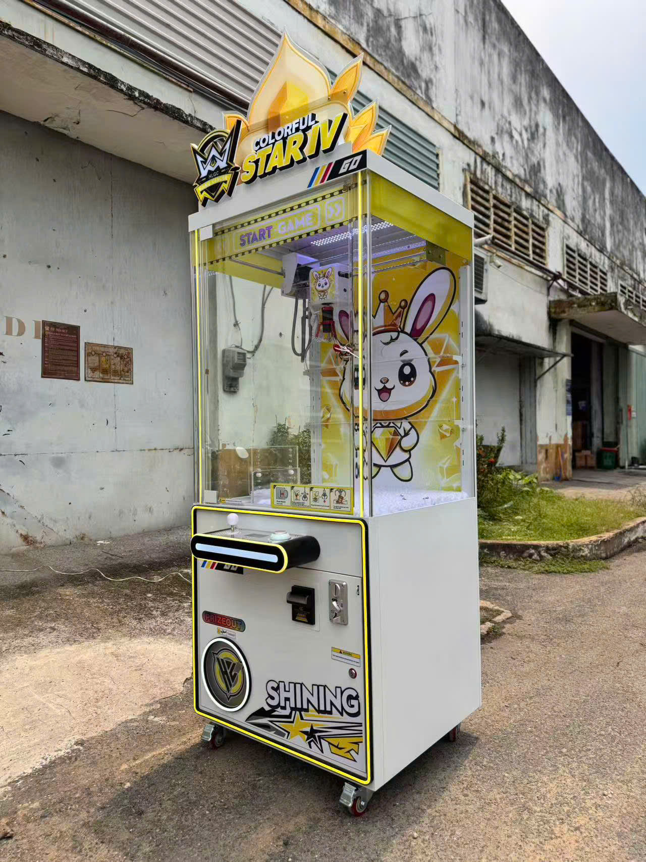 Máy gắp gấu Colorful Star IV màu vàng lung linh thu hút khách cho khu vui chơi