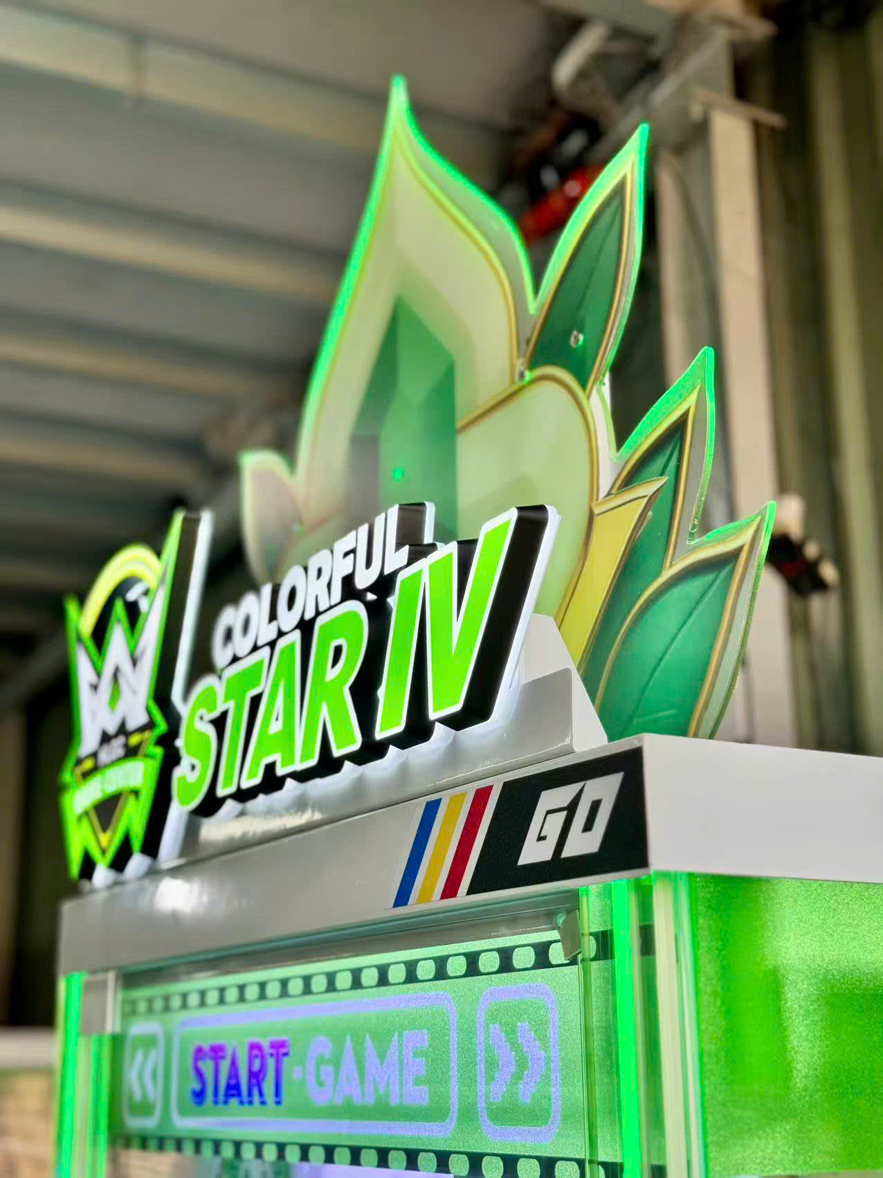 Logo máy hình hoa sen phát sáng rực rỡ, thiết kế cao cấp Logo máy hình hoa sen phát sáng rực rỡ, thiết kế cao cấp