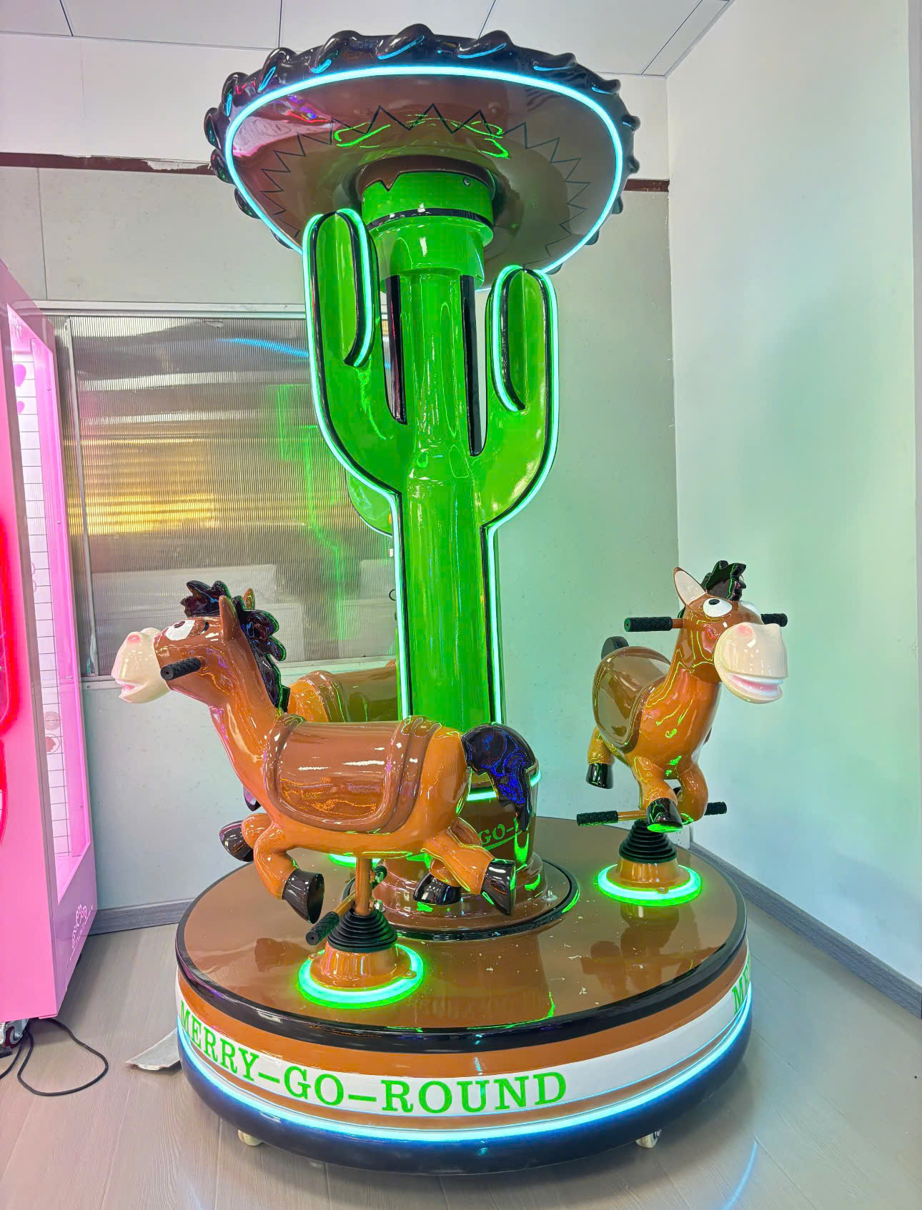 Cây xương rồng khổng lồ ở trung tâm Cây xương rồng khổng lồ ở trung tâm