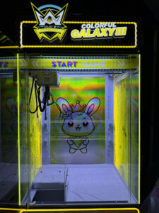 7 Tủ Quà Tặng Khổng Lồ Đầy Sắc Màu