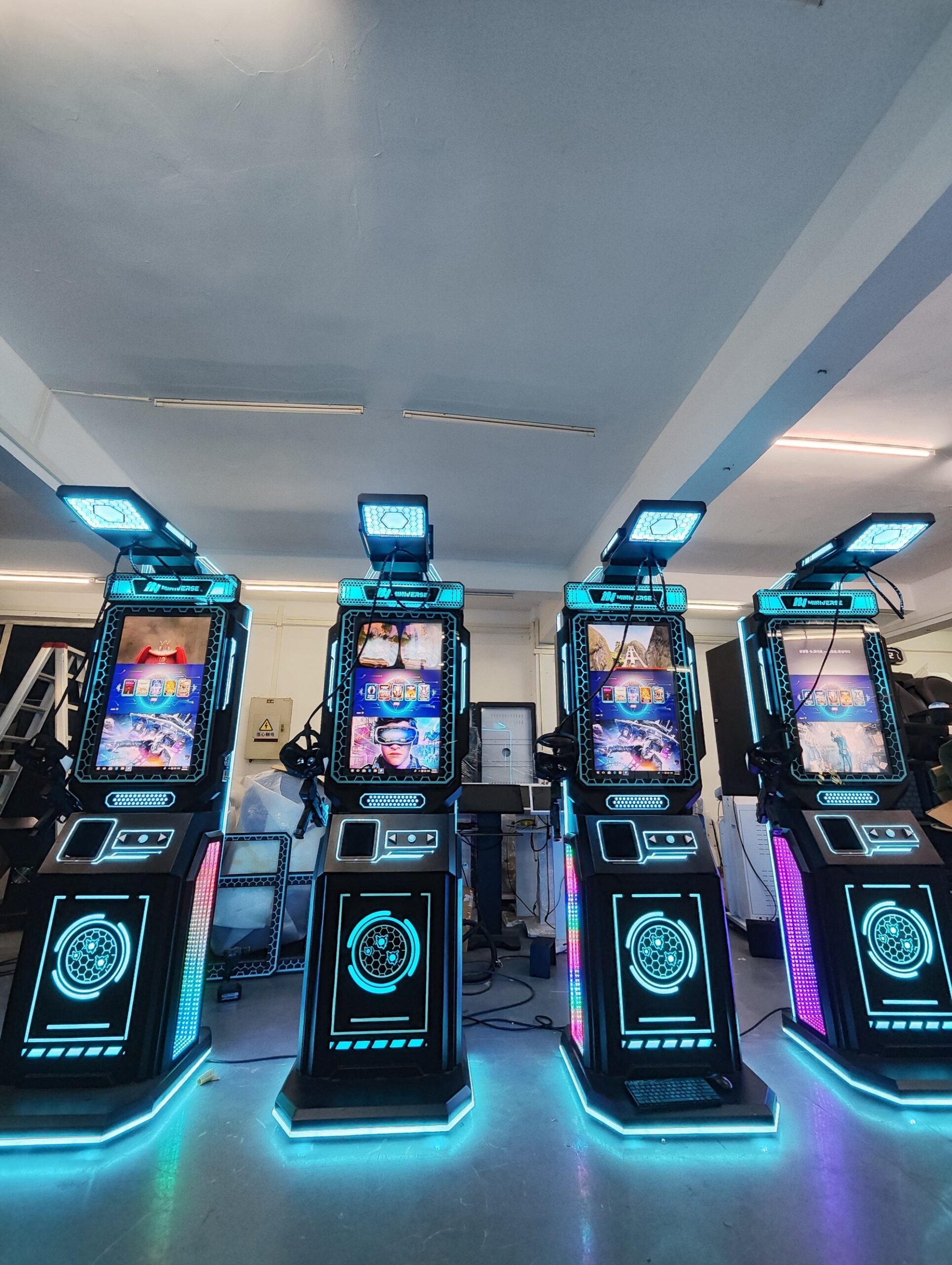 Máy game bắn súng thực te ảo vr hong loan Máy game bắn súng thực te ảo vr hong loan