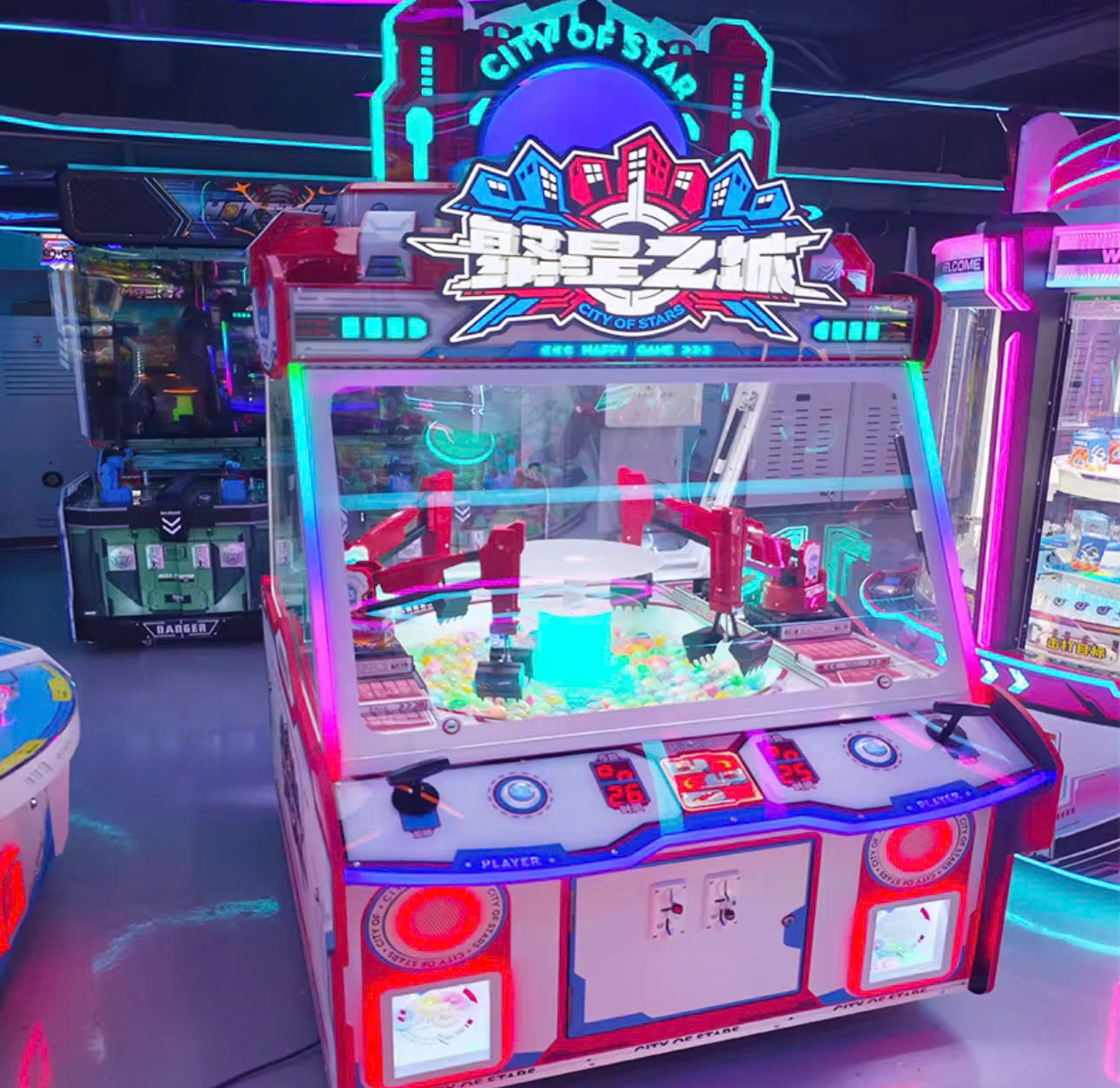 Góc nhìn chính diện đầy đủ của máy gắp quà tặng City of Stars