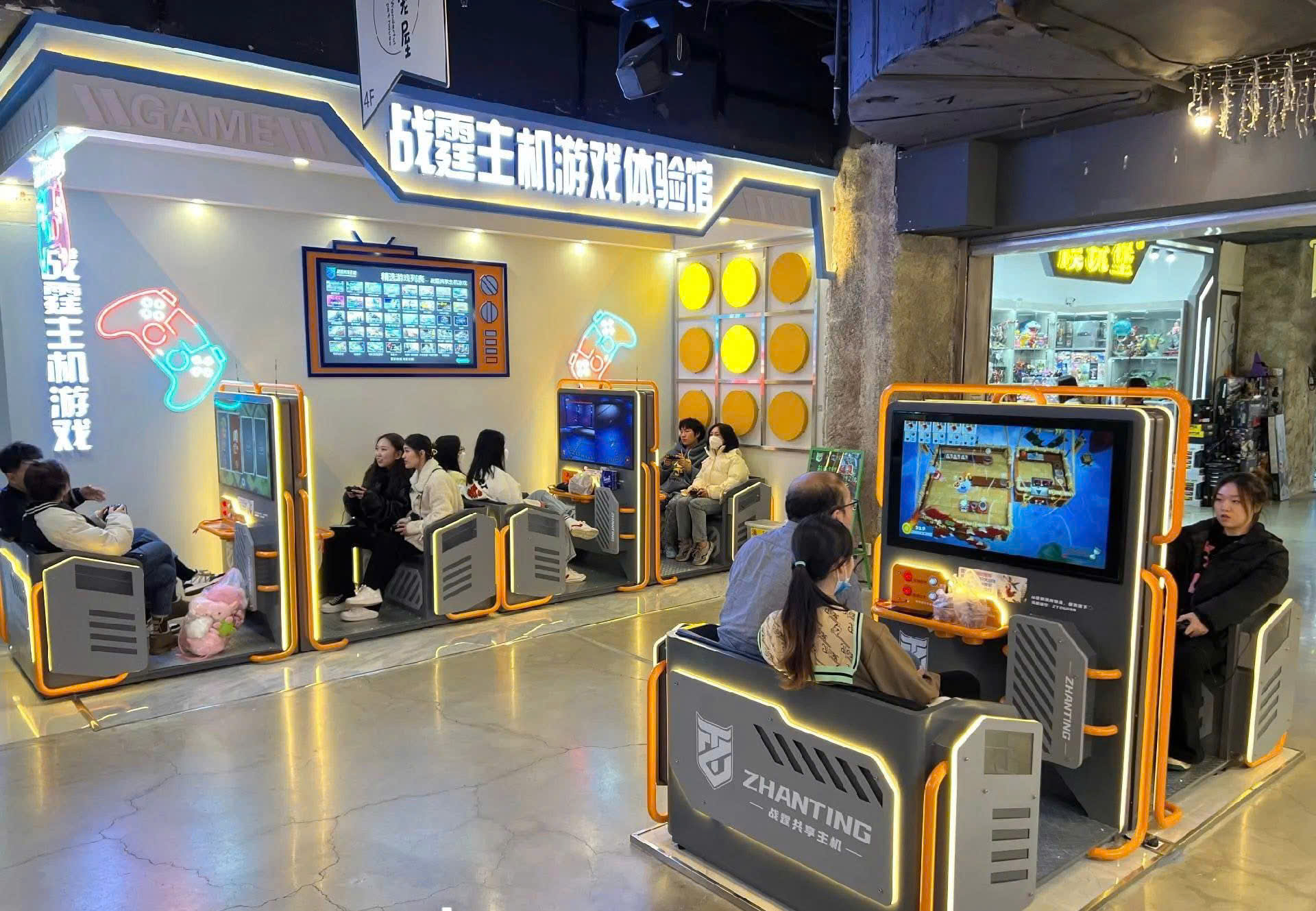 Máy game tay cầm đôi thiết kế LED nổi bật giúp thu hút khách tại khu vui chơi trẻ em