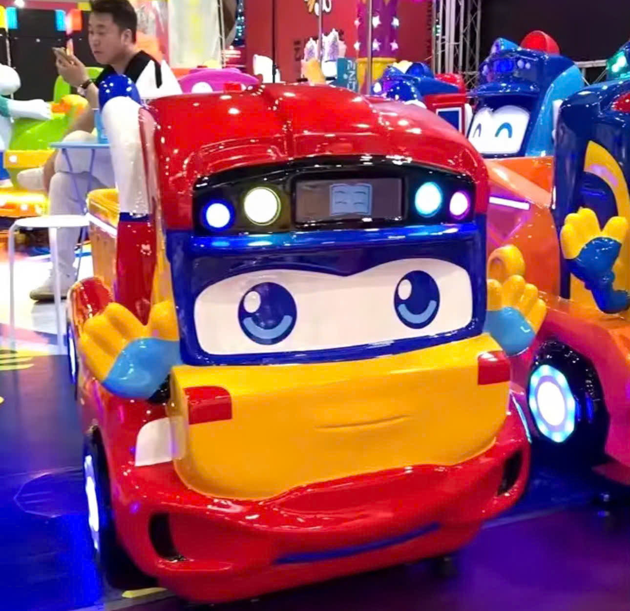 Thú nhún xe tải trẻ em có màn hình 12 inch