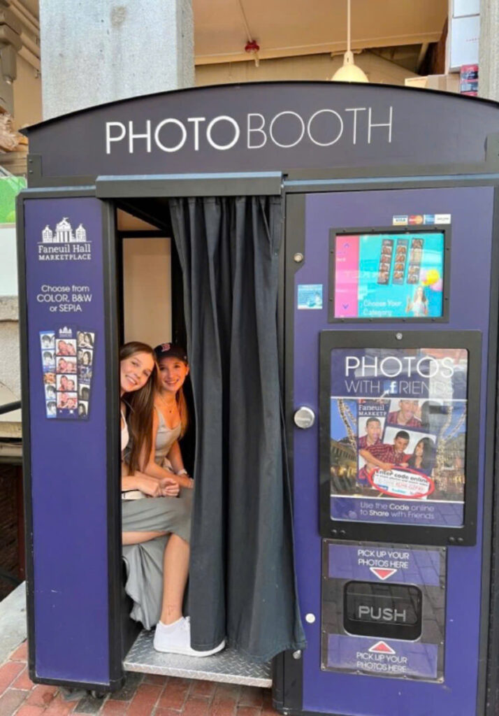 Máy chụp ảnh photobooth mang lại nguồn thu ổn định mỗi ngày